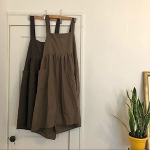 Linen Crossback Aprons